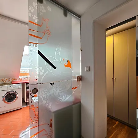 Jazzy Tour As Apartment